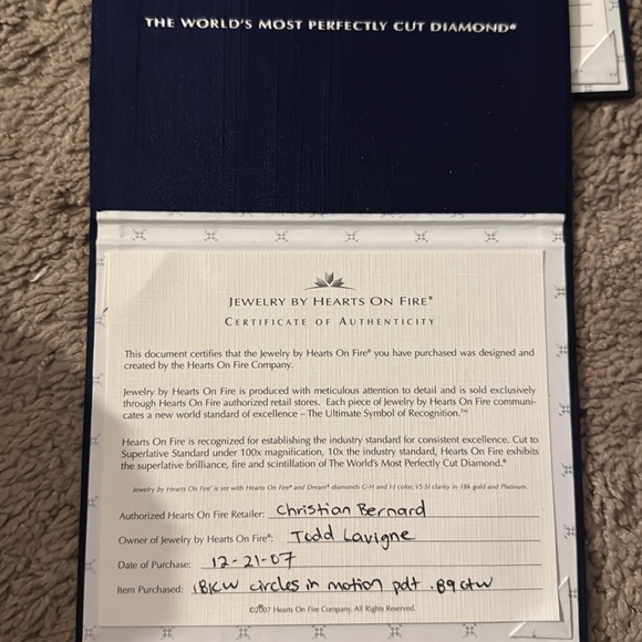 Hearts on Fire 18kW Circles in Motion pendant - Picture 3 of 3